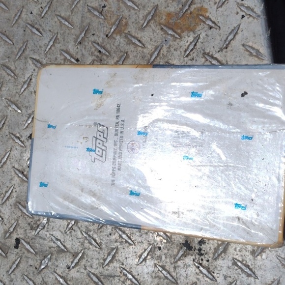 Topps Box - Picture 2 of 2